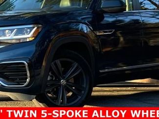 Used 2021 Volkswagen Atlas SE w/ Panoramic Sunroof Package video 2