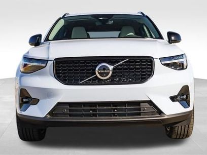 New 2026 Volvo XC40 B5 Plus w/ Protection Package Premier
