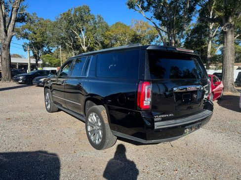 Used 2015 GMC Yukon XL Denali w/ Premium Package image 3