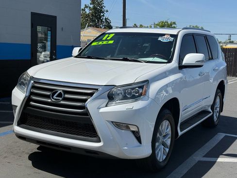 Used 2017 Lexus GX 460 image 3