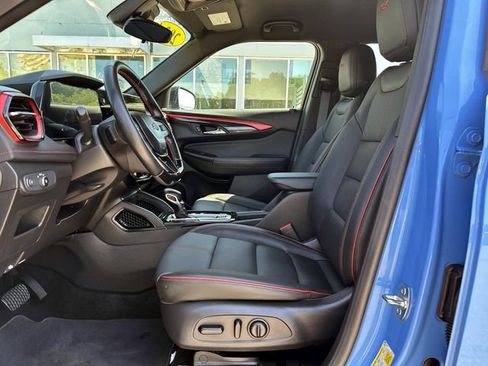 Used 2024 Chevrolet TrailBlazer RS FWD image 14