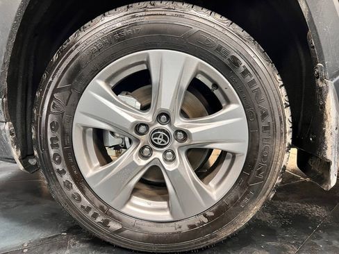 Used 2025 Toyota RAV4 XLE image 30