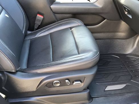 Used 2021 GMC Yukon Denali w/ Denali Premium Package AWD/4WD image 46