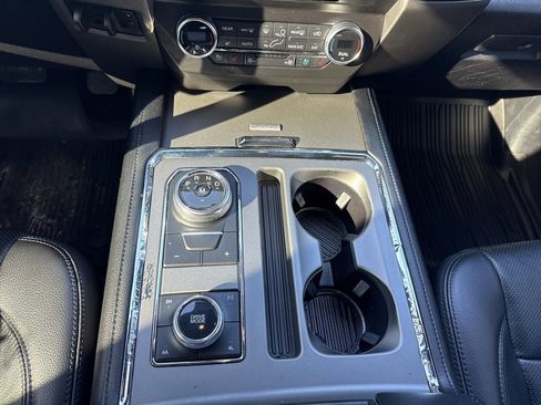 Used 2018 Ford Expedition XLT w/ Equipment Group 202A image 4