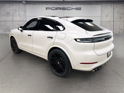 Certified 2025 Porsche Cayenne E-Hybrid Coupe AWD/4WD image 3