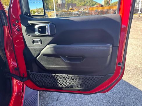 Used 2021 Jeep Gladiator Overland w/ Popular Equipment Package image 64