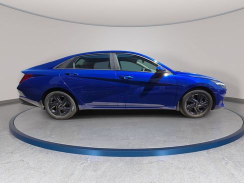 Used 2022 Hyundai Elantra SEL FWD image 5