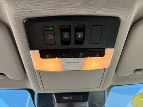 Used 2023 Nissan Rogue SL AWD/4WD image 24