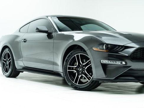 Used 2020 Ford Mustang Premium image 3