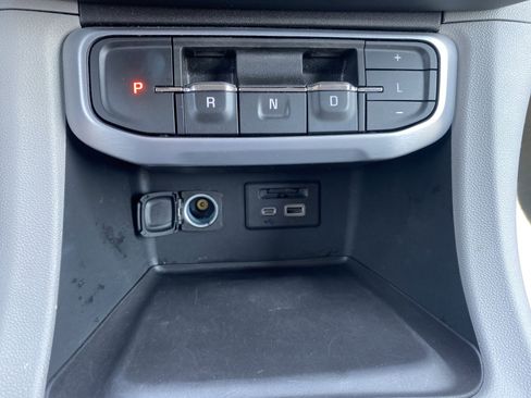 Used 2023 GMC Acadia SLT image 31