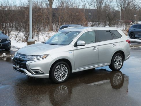 Used 2022 Mitsubishi Outlander SEL image 3