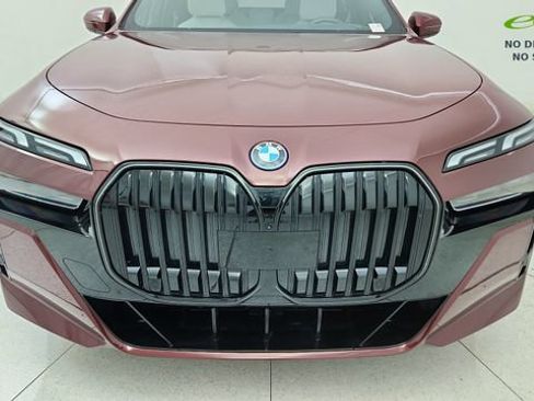 Used 2024 BMW i7 eDrive50 w/ M Sport Package RWD image 8