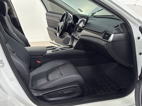 Used 2020 Honda Accord Touring image 18