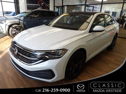 Used 2024 Volkswagen Jetta SE w/ Panoramic Sunroof Package