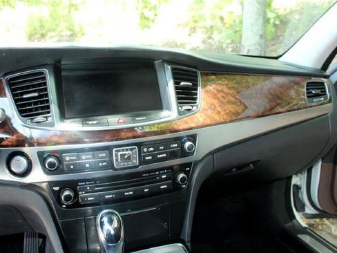 Used 2014 Hyundai Equus Signature image 19