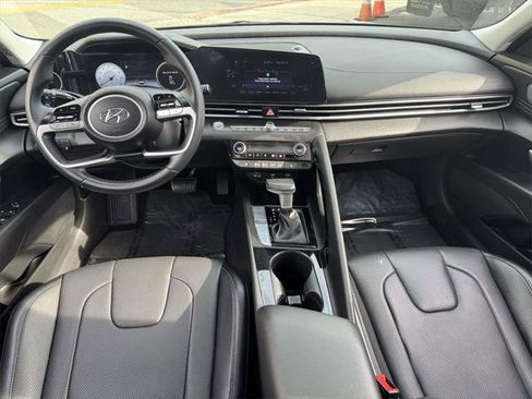 Used 2023 Hyundai Elantra Limited w/ Winter Weather Package image 12