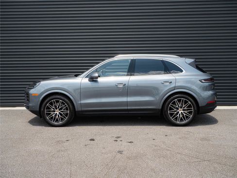 Certified 2026 Porsche Cayenne AWD/4WD image 2
