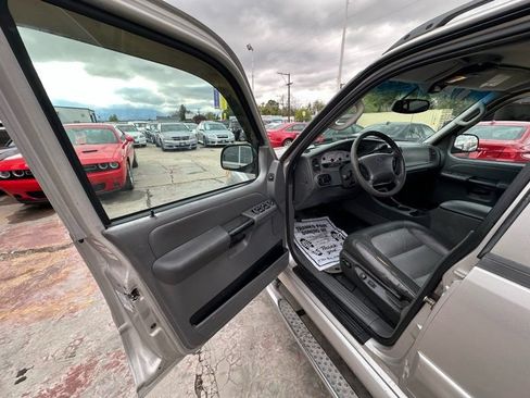 Used 2005 Ford Explorer Sport Trac XLS RWD image 10