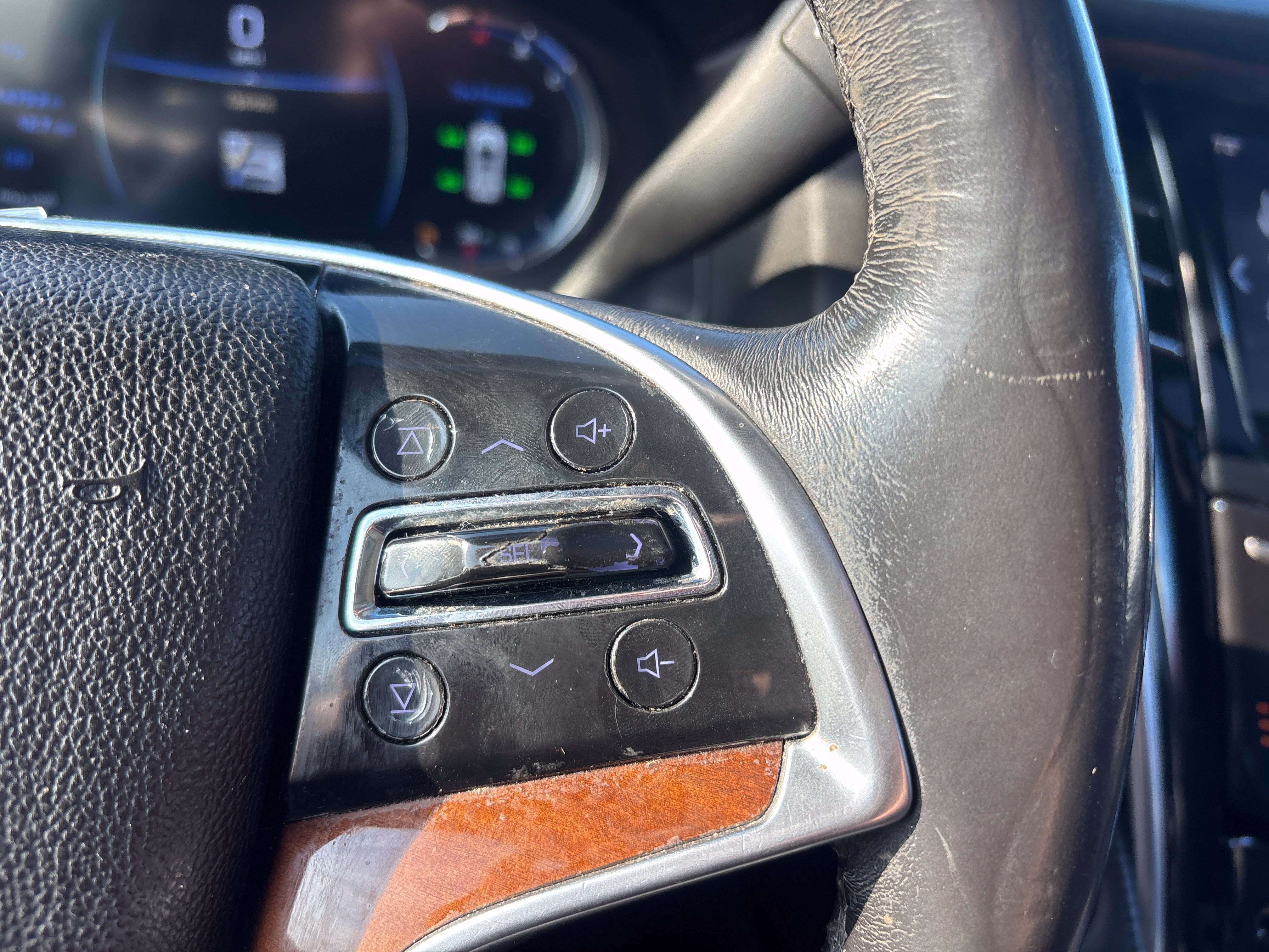 Used 2019 Cadillac Escalade ESV Luxury AWD/4WD image 19