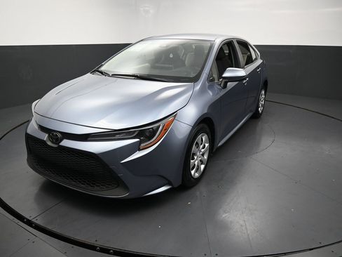 Used 2020 Toyota Corolla LE image 11