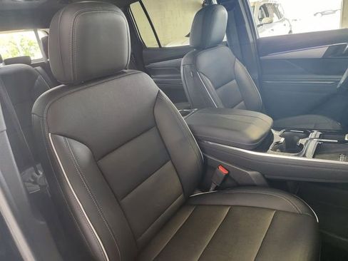 Certified 2025 Buick Enclave Preferred AWD/4WD image 21