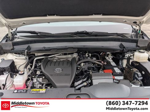 Certified 2024 Toyota Grand Highlander AWD image 37