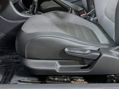 Used 2013 Volkswagen Beetle Turbo Fender image 17