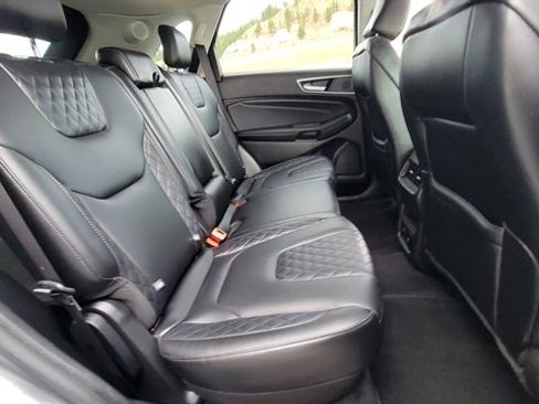 Used 2024 Ford Edge Titanium image 39