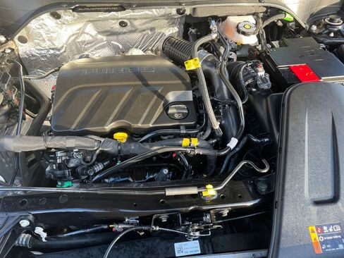 Used 2025 Chevrolet Trax LT w/ LT Convenience Package image 33