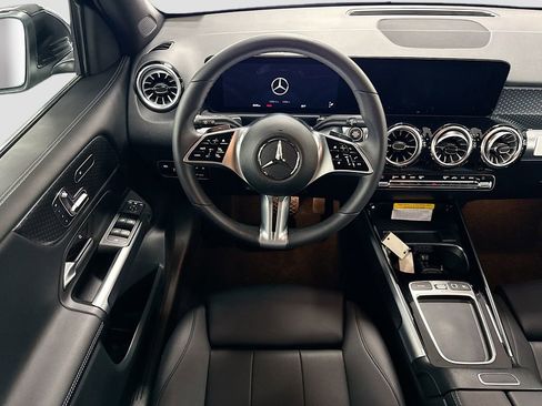 Certified 2025 Mercedes-Benz GLB 250 image 10
