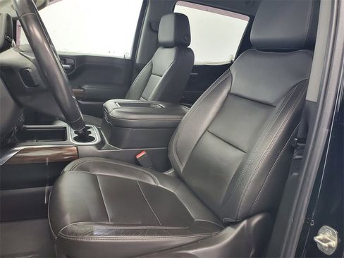 Used 2020 Chevrolet Silverado 1500 LT Trail Boss w/ Midnight Edition image 6