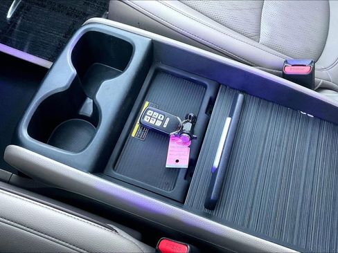 Used 2023 Honda Odyssey Elite image 16