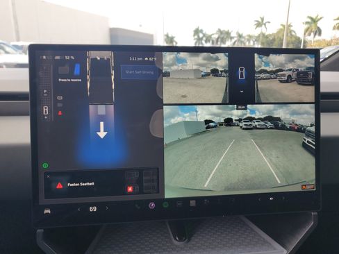 Used 2025 Tesla Cybertruck AWD Crew Cab image 10