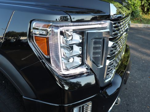 Used 2023 GMC Sierra 3500 Denali w/ Denali Black Diamond Edition AWD/4WD image 11