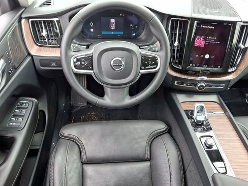 Used 2023 Volvo XC60 B6 Ultimate w/ Protection Package Premier AWD/4WD image 21