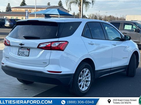 Used 2019 Chevrolet Equinox LS w/ LS Convenience Package image 4