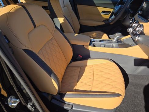 Used 2025 Nissan Sentra SV w/ SV Premium Package image 7