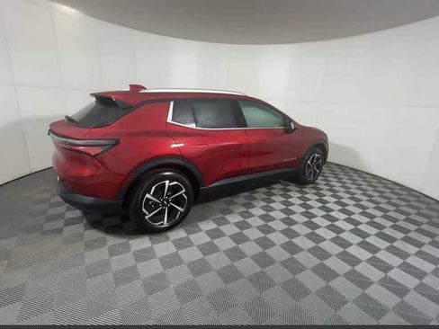 New 2026 Chevrolet Equinox EV LT image 15