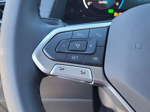 New 2026 Volkswagen Atlas Cross Sport SEL R-Line AWD/4WD image 12
