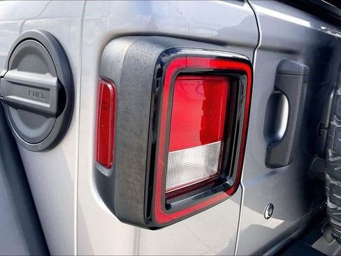 Used 2019 Jeep Wrangler Unlimited Rubicon image 35