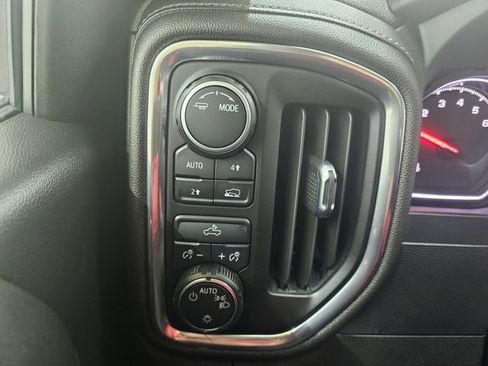 Used 2022 Chevrolet Silverado 1500 LT AWD/4WD image 10