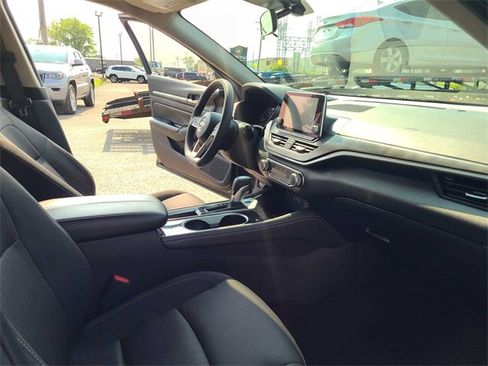 Used 2023 Nissan Altima 2.5 SV image 16