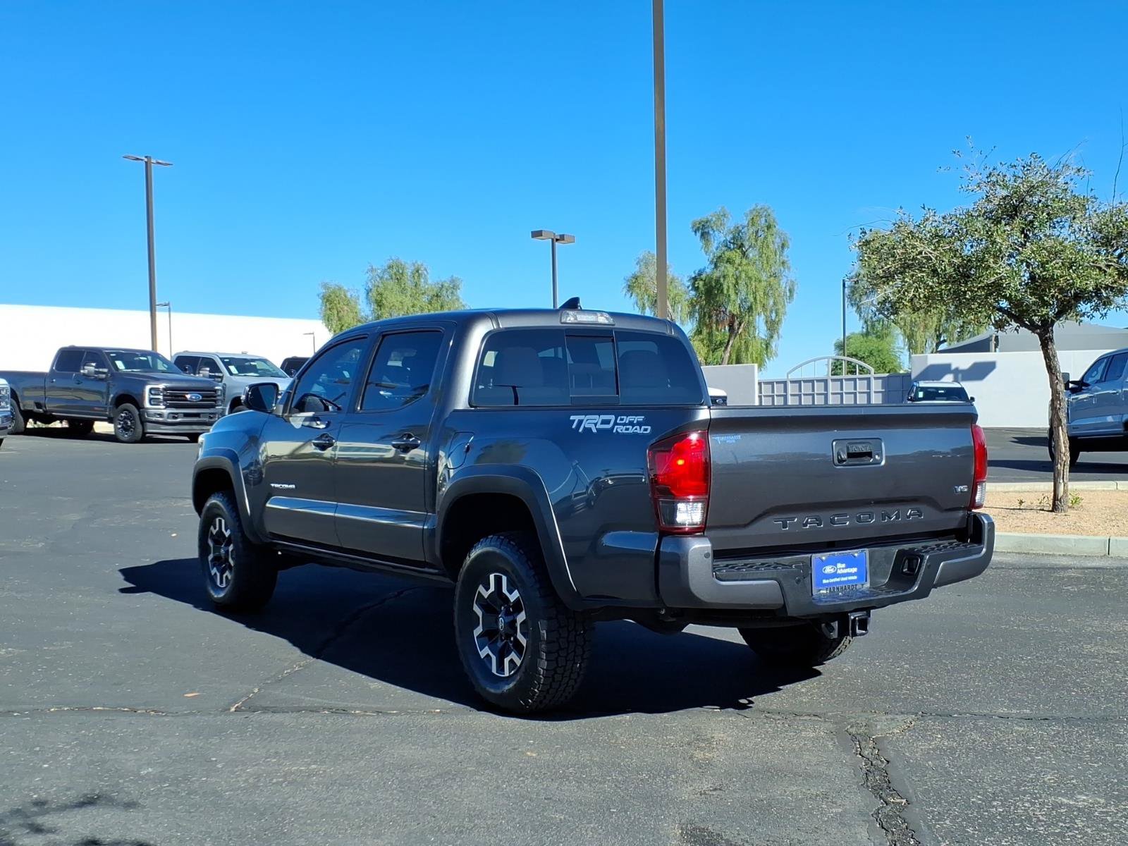 Used 2018 Toyota Tacoma TRD Off-Road w/ Technology Package RWD image 4