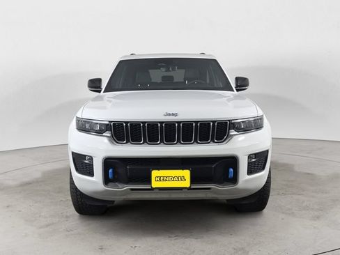 Used 2022 Jeep Grand Cherokee Overland w/ Luxury Tech Group IV AWD/4WD image 2