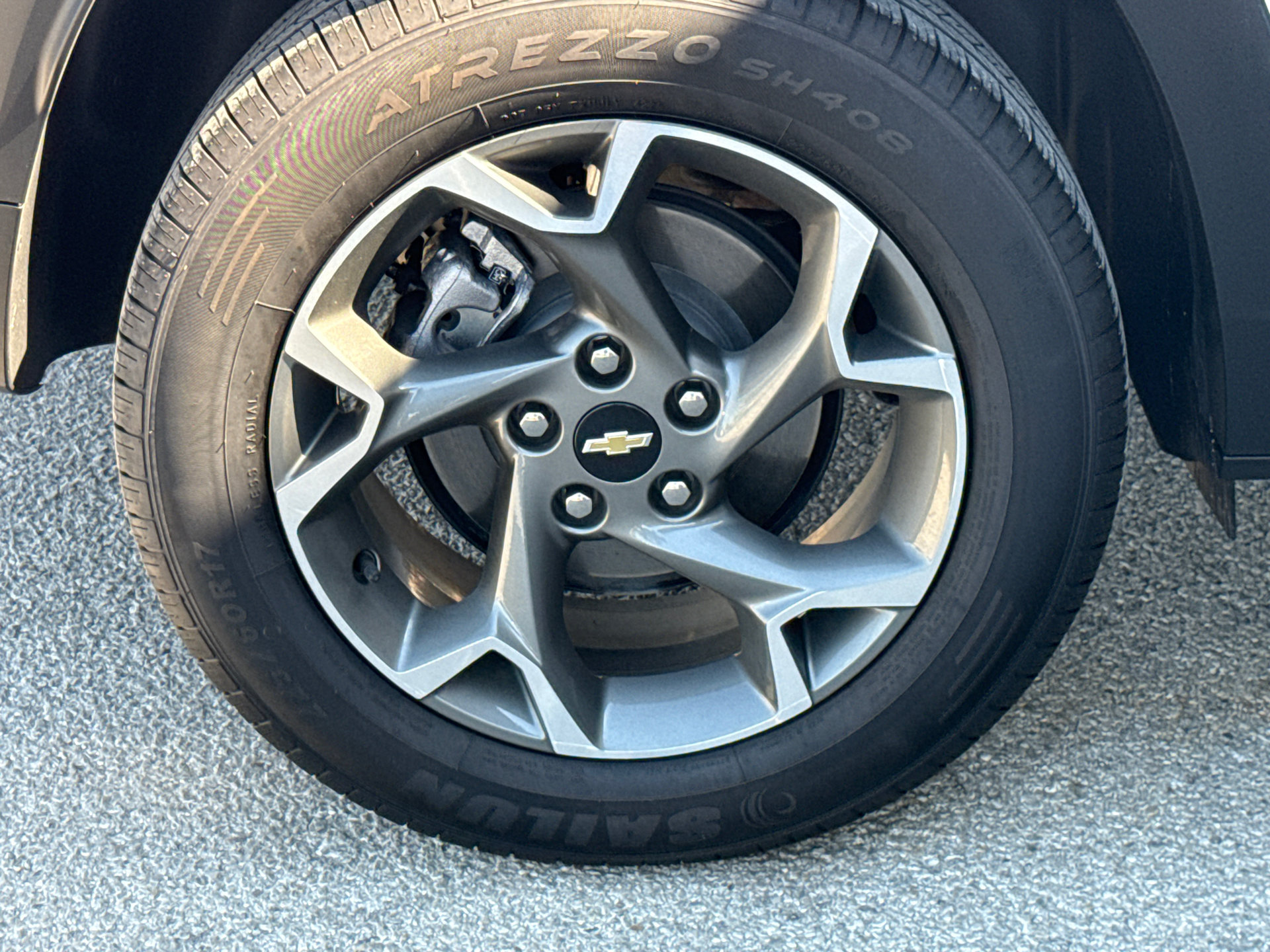 Used 2025 Chevrolet Trax LT FWD image 9