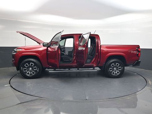 Used 2026 Chevrolet Colorado Z71 w/ Technology Package AWD/4WD image 31