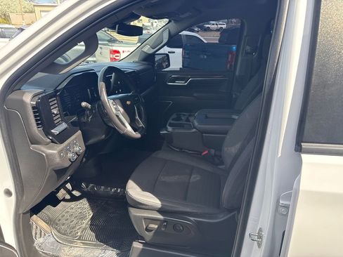 Used 2022 Chevrolet Silverado 1500 LT w/ Protection Package image 9