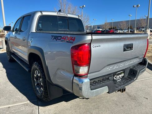 Used 2017 Toyota Tacoma TRD Off-Road w/ Tow Package (A/T) image 6