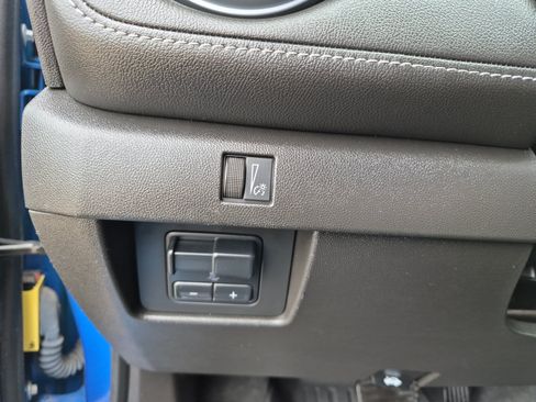Used 2023 Chevrolet Colorado LT w/ LT Convenience Package II AWD/4WD image 26