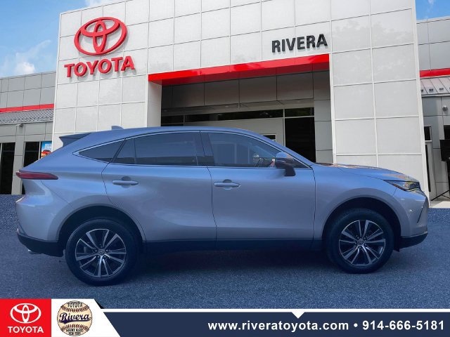Used 2024 Toyota Venza LE AWD/4WD image 6